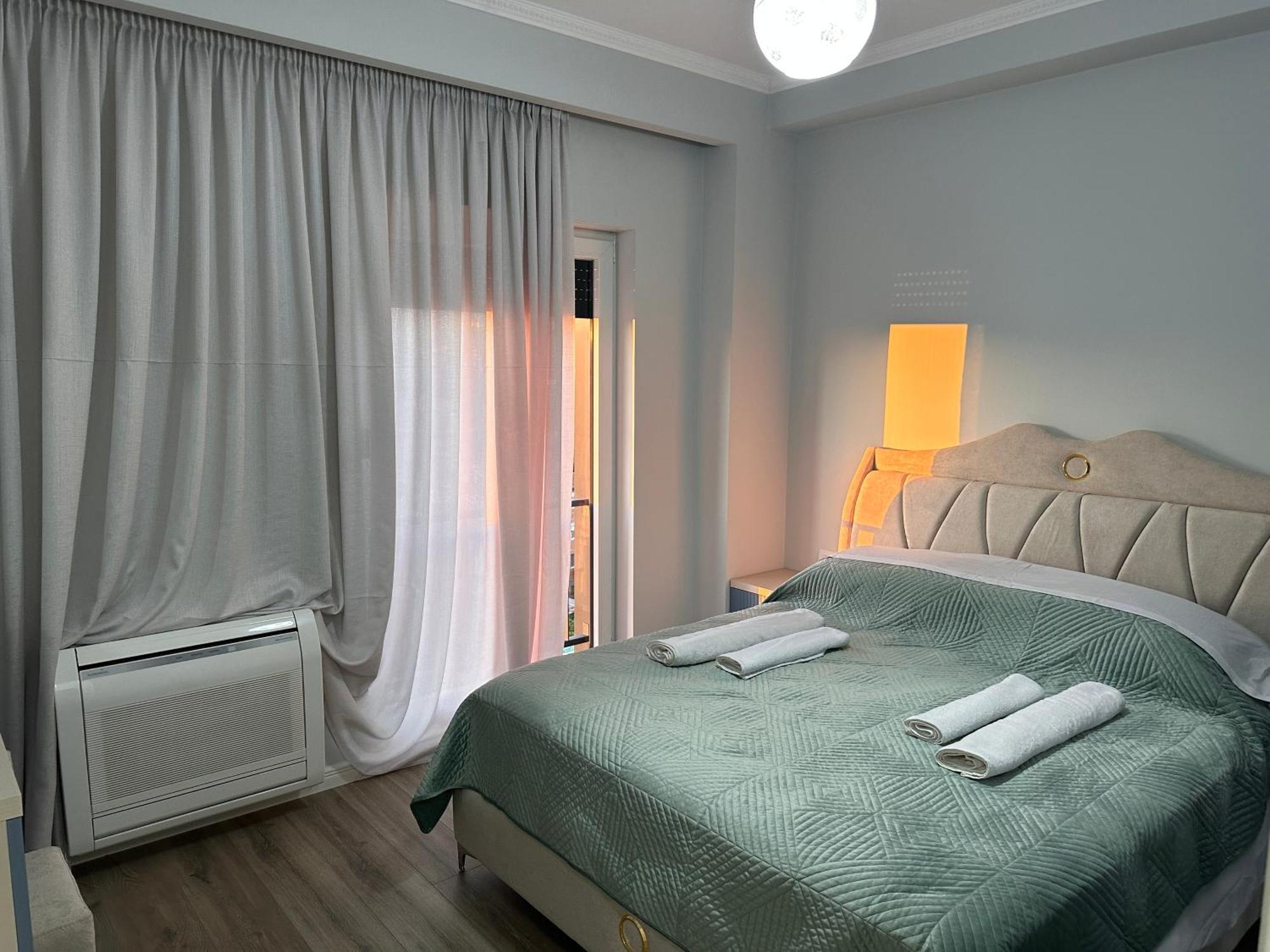 Spacious 2-Bedroom Apartment Near Center Tirana Exteriör bild